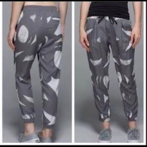 Lululemon city jogger